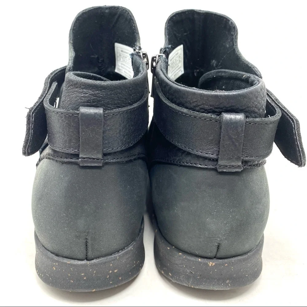 SuperFeet Ash black ankle booties